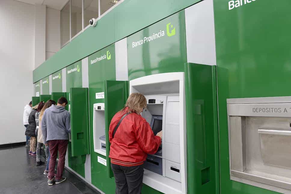 Fin de semana largo: Depositarán dinero en los cajeros automáticos