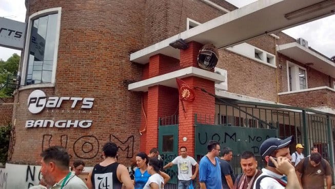 Vicente López: Tras despido masivo, trabajadores de empresa informática toman una planta 