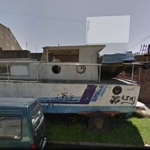 Avellaneda: Piden que remuevan barco que hace años está en la calle