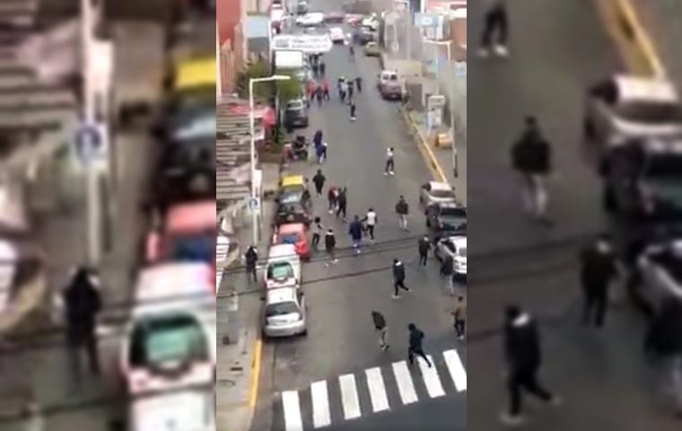 Video: Enfrentamientos a tiros y piedras entre facciones de la barra de Independiente en pleno centro de Avellaneda