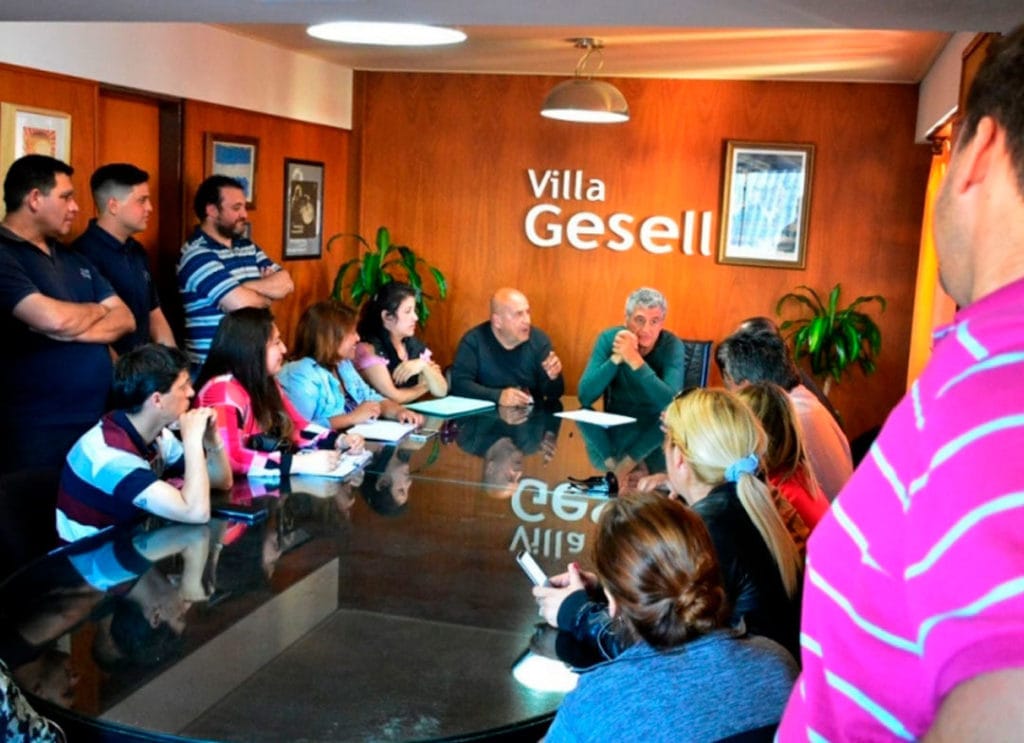 "Inédito en la Provincia": Barrera anunció aumento del 53% para municipales en Villa Gesell