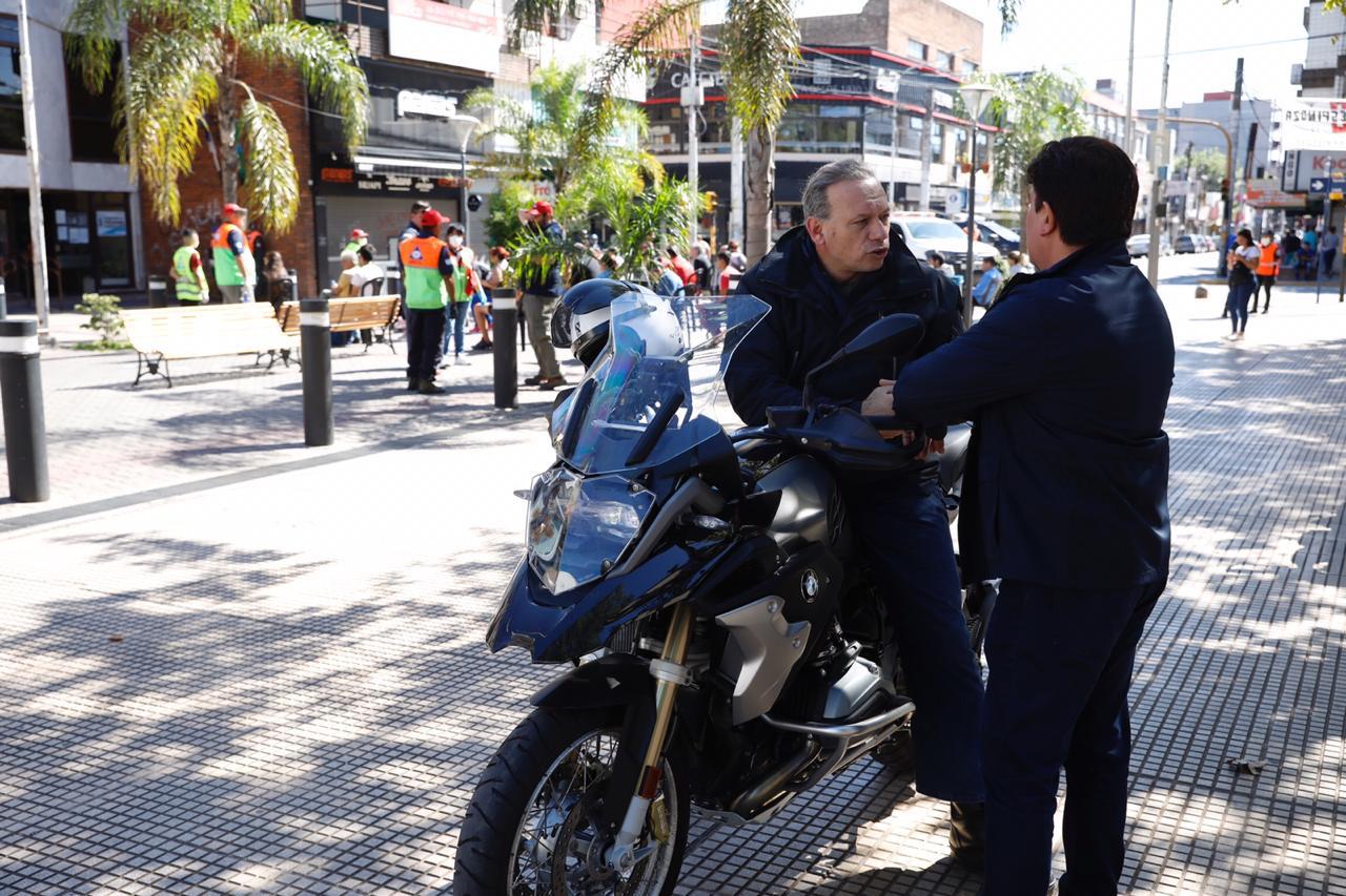 Cuarentena por coronavirus: Berni supervisó en moto los controles policiales en zonas bancarias de La Matanza