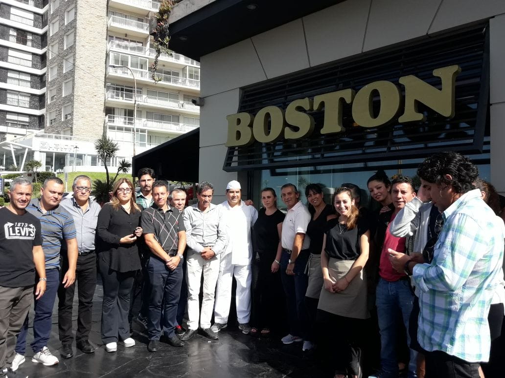 Paro de los 130 trabajadores en la tradicional confitería Boston de Mar del Plata