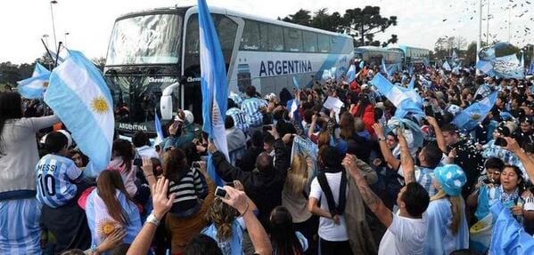 Brasil 2014: La Selección llegó a Argentina y fue recibida por Cristina