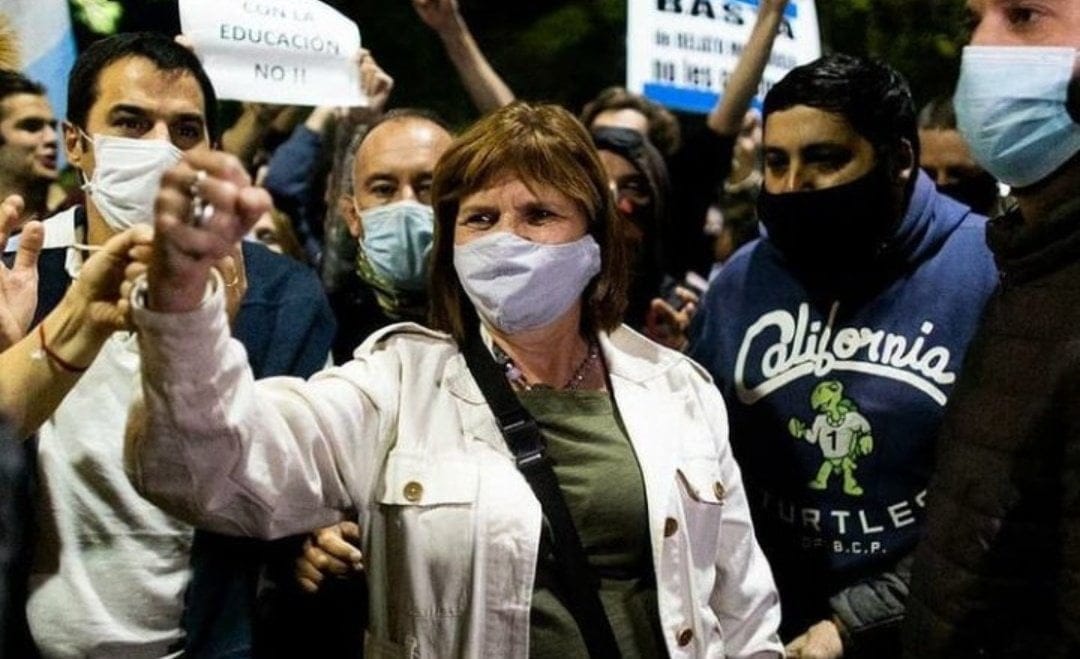 Patricia Bullrich, presente en la manifestación frente a la Quinta de Olivos: "Este es un gobierno inútil que no tiene plan"