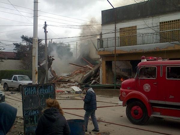 Explosión en depósito de garrafas de Virrey del Pino: Cuatro muertos y heridos