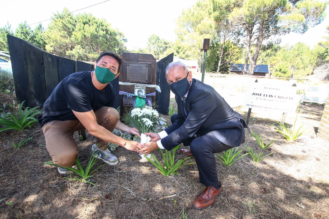 El intendente de Pinamar rememoró el asesinato de Cabezas en su monolito