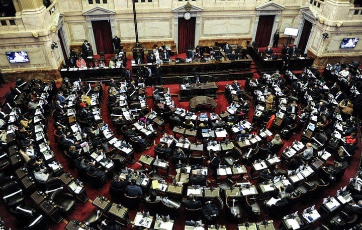 Cámara de Diputados debate Ley de Etiquetado frontal con 50 oradores anotados