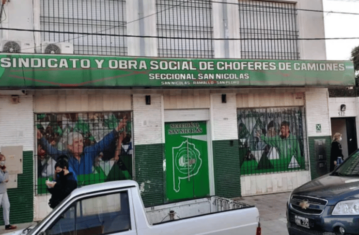 Allanan la sede del Sindicato de Camioneros San Nicolás por una causa de "extorsión" y "pedido de coimas"