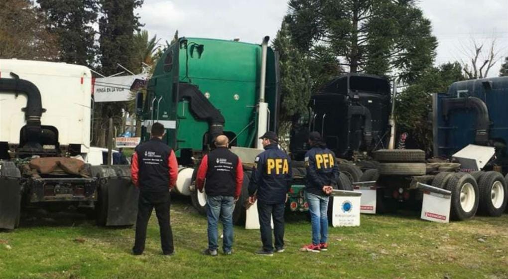 Detienen a banda dedicada al contrabando de camiones valuados en más de 120 millones de pesos