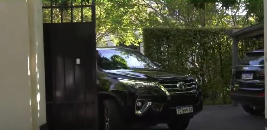 La camioneta Toyota en la que Mauricio Macri se trasladó hasta Dolores registra casi 200 mil pesos de multas