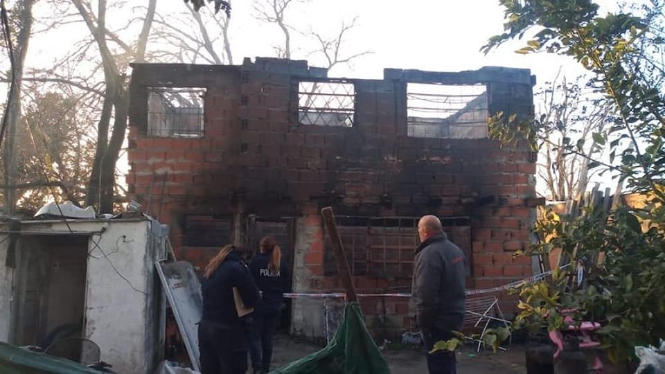 Fatal incendio en Campana: Cuatro muertos, la madre y sus tres hijos