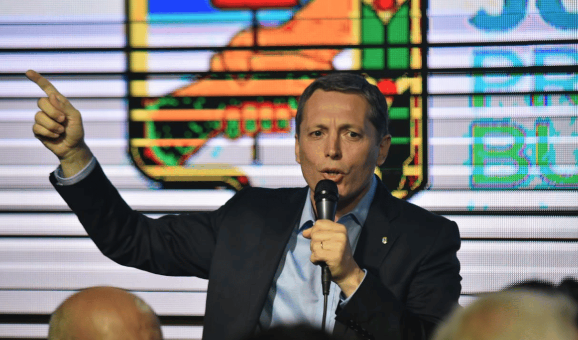 Resistiendo con aguante: Gray se "plantó" contra Máximo Kirchner tras conocer que se adelantan las elecciones del PJ