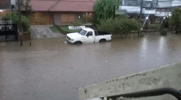 Temporal en territorio bonaerense: Intensas lluvias, fuertes ráfagas, regiones inundadas y cortes de luz