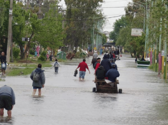 Quilmes: Decenas de evacuados por sudestada y crecida del Río de la Plata