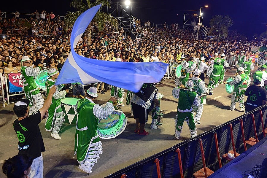 Música y alegría en la segunda noche de los Carnavales del Río en Tigre