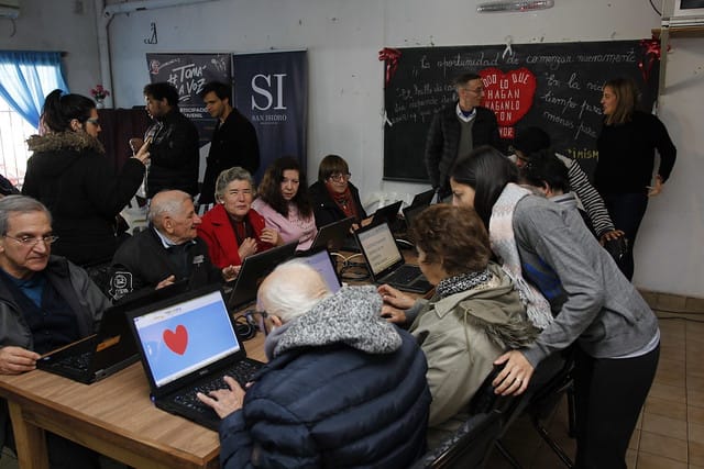 Ya abrió la nueva sala de alfabetización digital para adultos mayores en San Isidro 