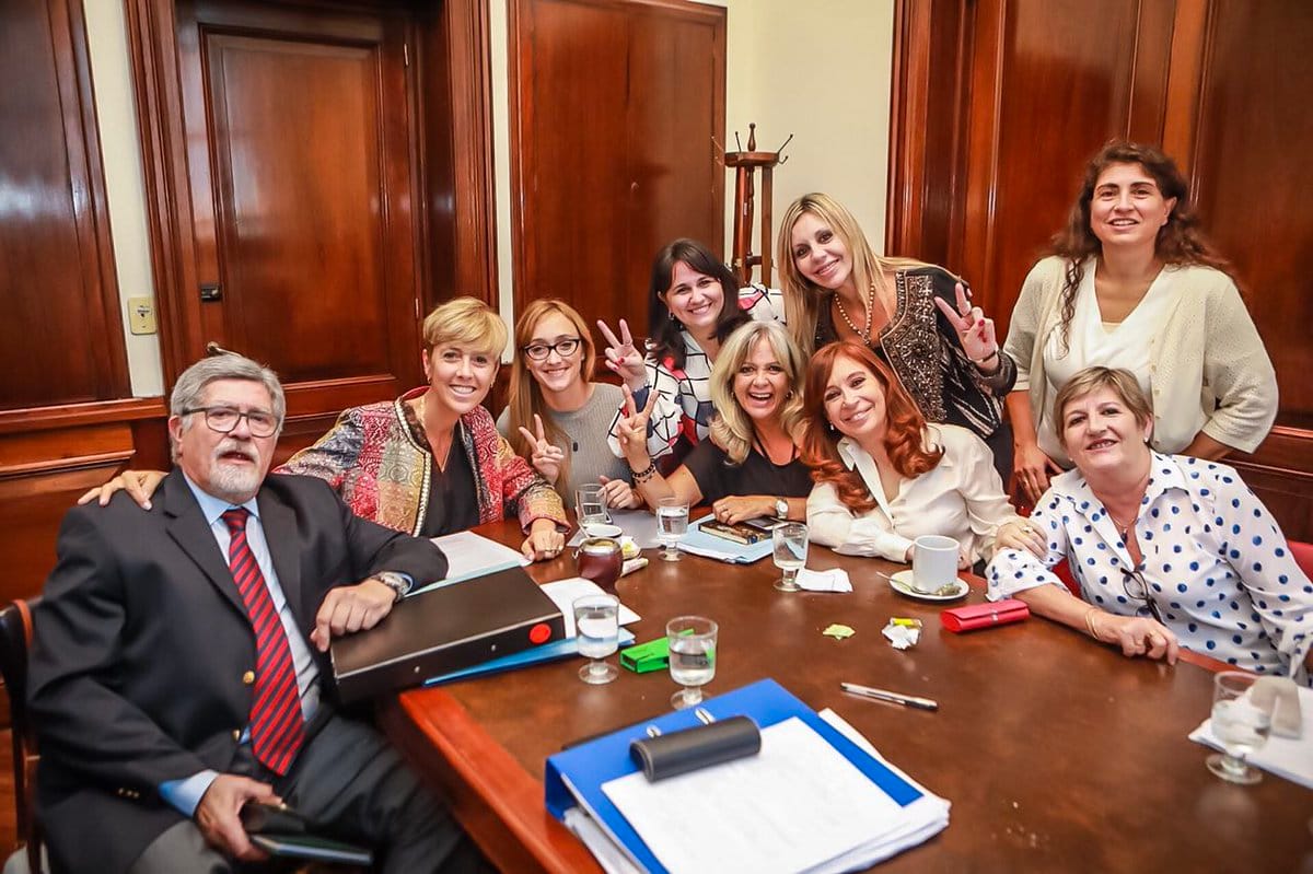 Senadores del FPV-PJ, entre ellos Cristina, adelantaron su voto a favor de la despenalización del aborto