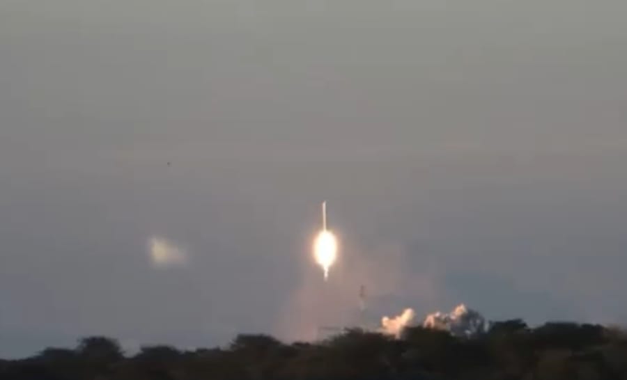 Video: Lanzaron un cohete en Punta Indio pero explotó a segundos del despegue