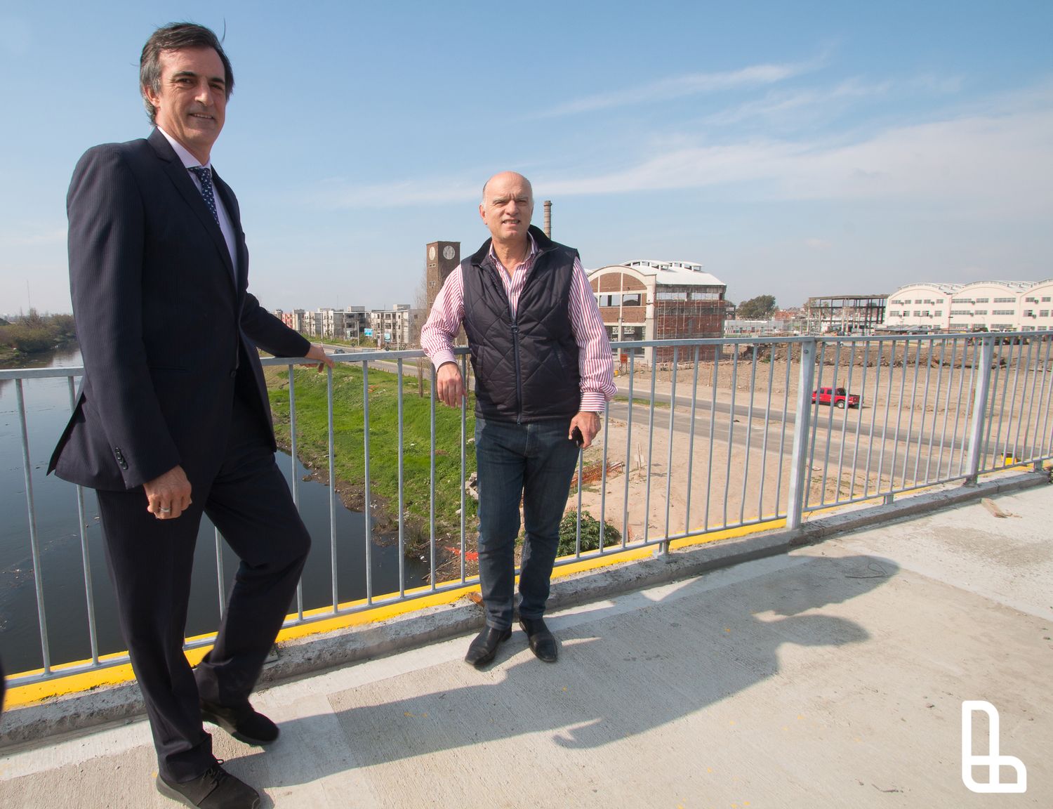 Grindetti y Esteban Bullrich recorrieron el avance de las obras del Puente Olímpico en Lanús