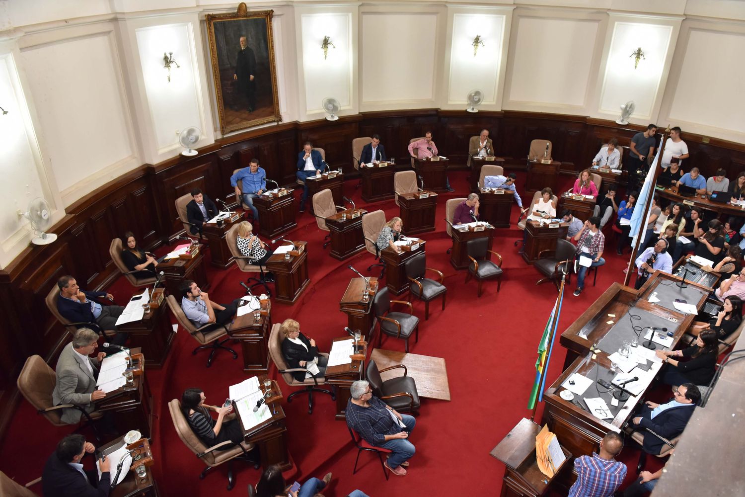 Promulgan ley que adelanta inicio de sesiones en Concejos Deliberantes de la Provincia