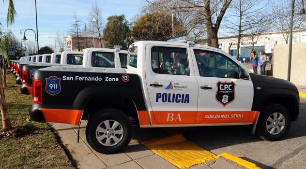 Policía del conurbano detenido tras robos a mano armada en San Nicolás y Ramallo