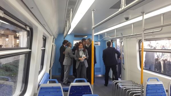 Cristina inauguró nuevos trenes del Sarmiento: "Nadie va a poder viajar colgado ni hacerse el valiente" 