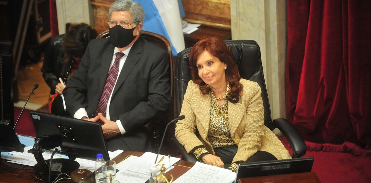 En la Provincia, la oposición repudió la remoción de los tres jueces que investigan a Cristina por corrupción