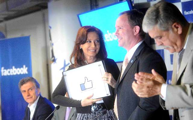 Junto a Macri, Cristina encabezó acto en las oficinas de Facebook Argentina