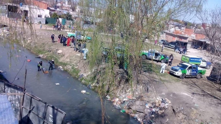 Misterio y horror: Hallaron cuerpo descuartizado en un arroyo de Avellaneda