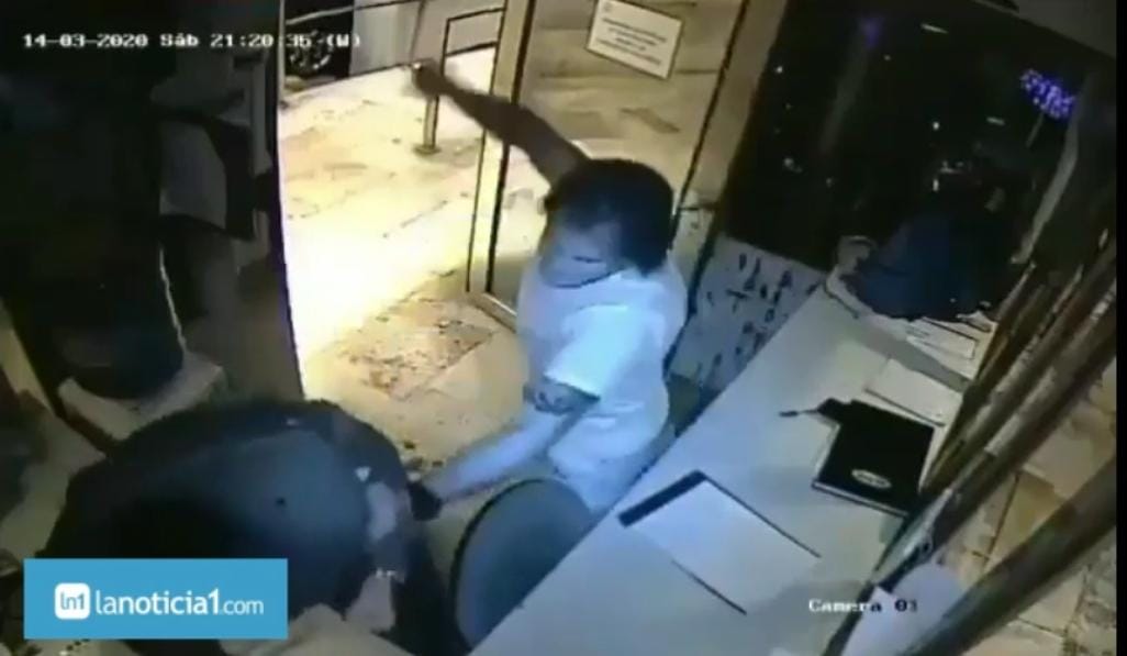 [VIDEO] Vicente López: quería incumplir la cuarentena y agredió a personal de seguridad que le impedía el paso