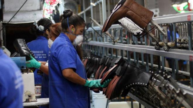 Coronel Suárez: Por la crisis en DASS, piden a Macri que limite la importación de calzado