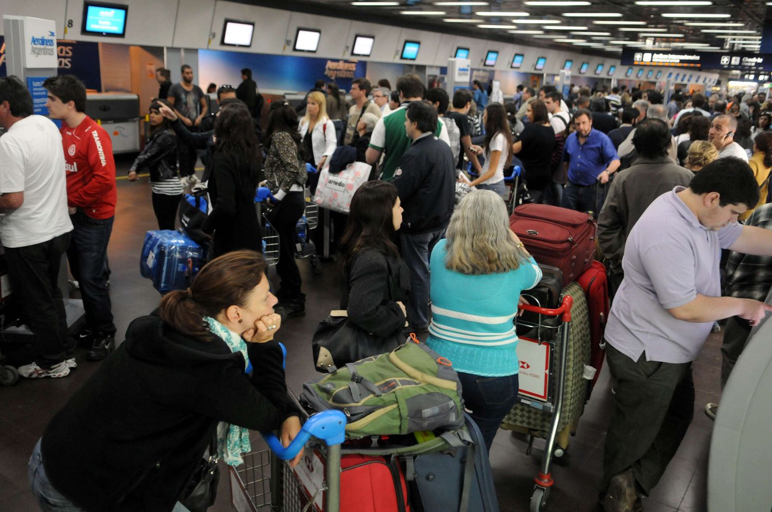 Paro de Aduana: Aeropuertos y pasos fronterizos complicados