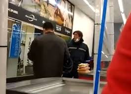 Video: En Pilar un cliente agredió a los empleados de un supermercado que le pidieron que se ponga bien el tapaboca