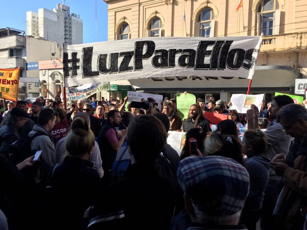 Lomas de Zamora: Repudio frente a Edesur por Valentino e incumplimiento a ley de Electrodependientes