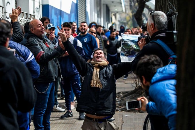 Locura por Diego Maradona en La Plata: Largas filas de hinchas para asociarse a Gimnasia 