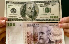 Cotización del dólar: El blue sigue subiendo y el oficial estable
