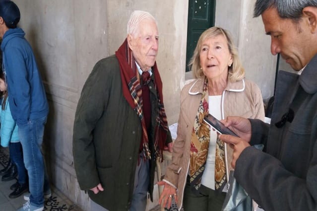 Vive en Dolores, tiene 100 años y quiso votar: No estaba en el padrón
