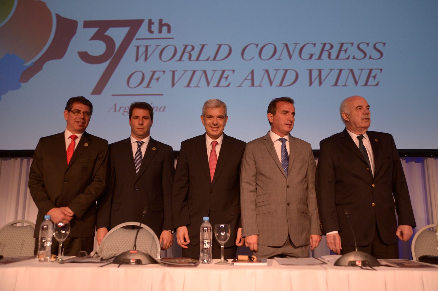 Julián Domínguez inauguró el 37° Congreso Mundial de la Viña y el Vino en Mendoza