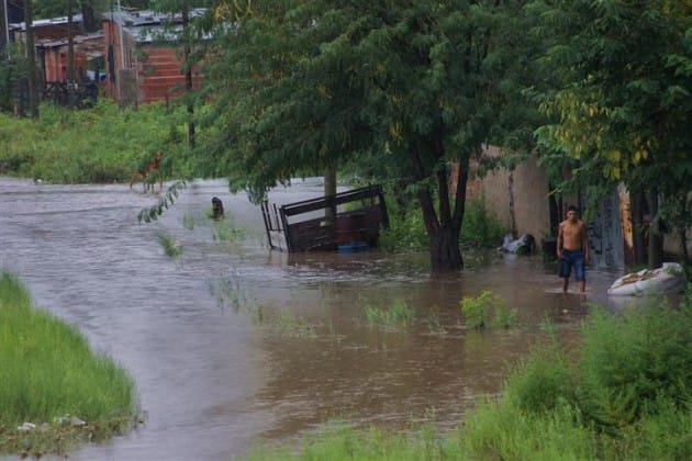 Temporal: El Río Luján alcanzó los 4 metros y hay evacuados