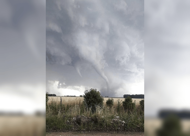 Video: En medio de un fuerte temporal, un tornado pasó por La Dulce en Necochea