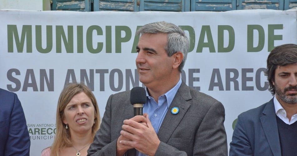 ¿En campaña?: Durañona anunció aumento de 40% a municipales de San Antonio de Areco