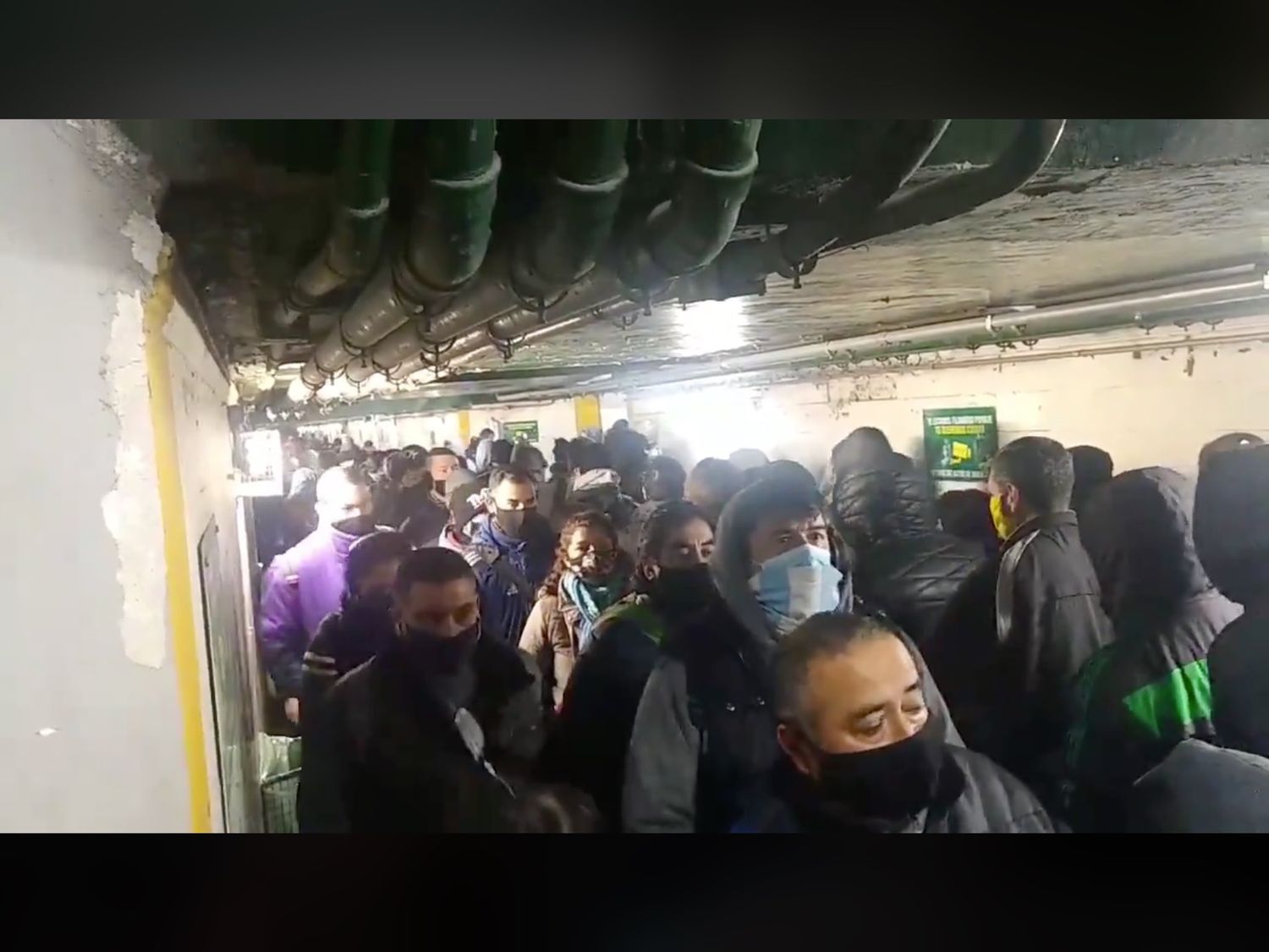 Caos en Merlo y largas filas en estaciones del Conurbano en el primer día de controles estrictos en los trenes