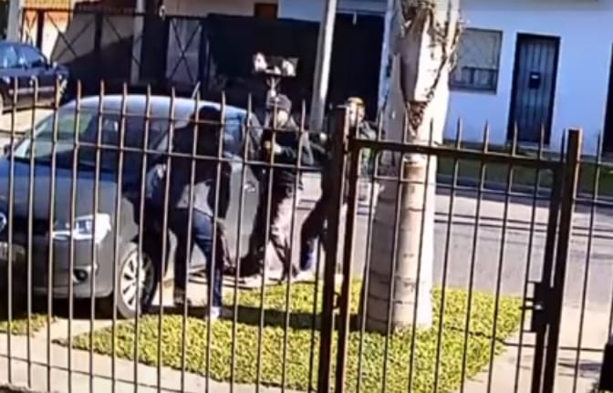 Un momento de terror para una mamá en Lomas de Zamora: Salía de su casa y le robaron el auto con su hijo adentro