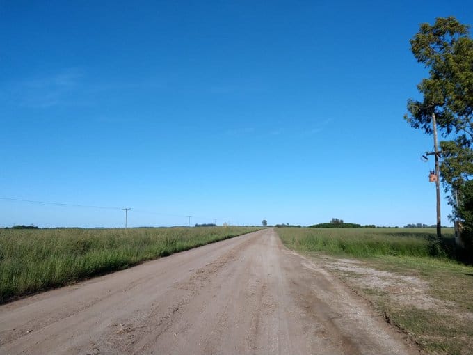 Echarren agradeció a Kicillof las inversiones en caminos rurales: "Estar con el campo es esto, lo otro es verso"