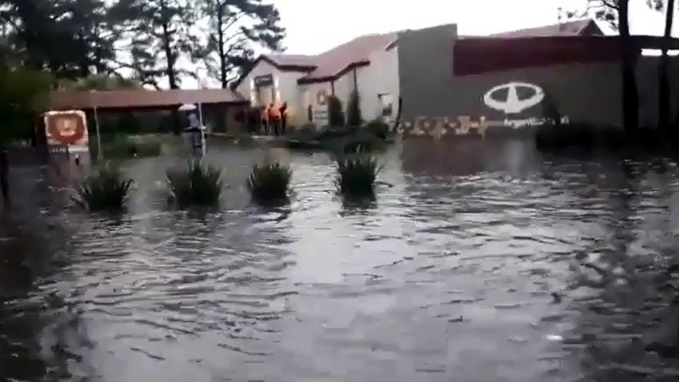 Video: El aeropuerto de Fly Bondi en El Palomar quedó inundado tras el temporal 