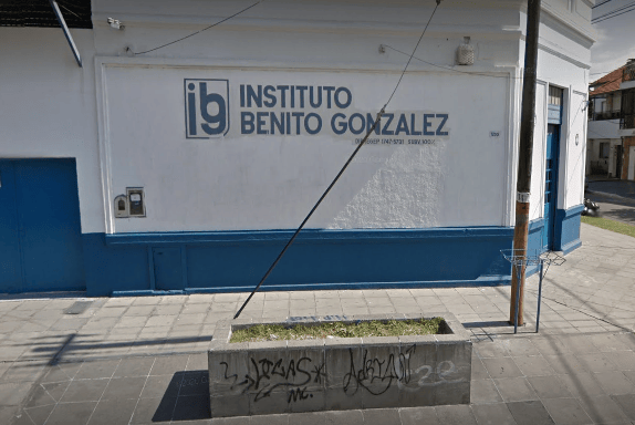 Quilmes: Incidentes en un colegio de Bernal tras denuncia por abuso a menor