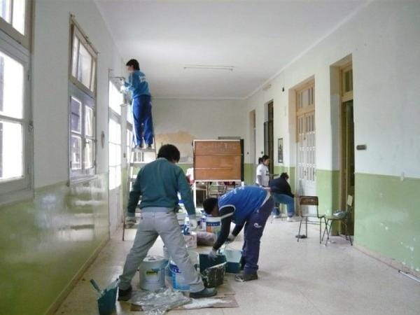 Escuelas bonaerenses recibirán menos de 900 pesos al mes para obras de infraestructura