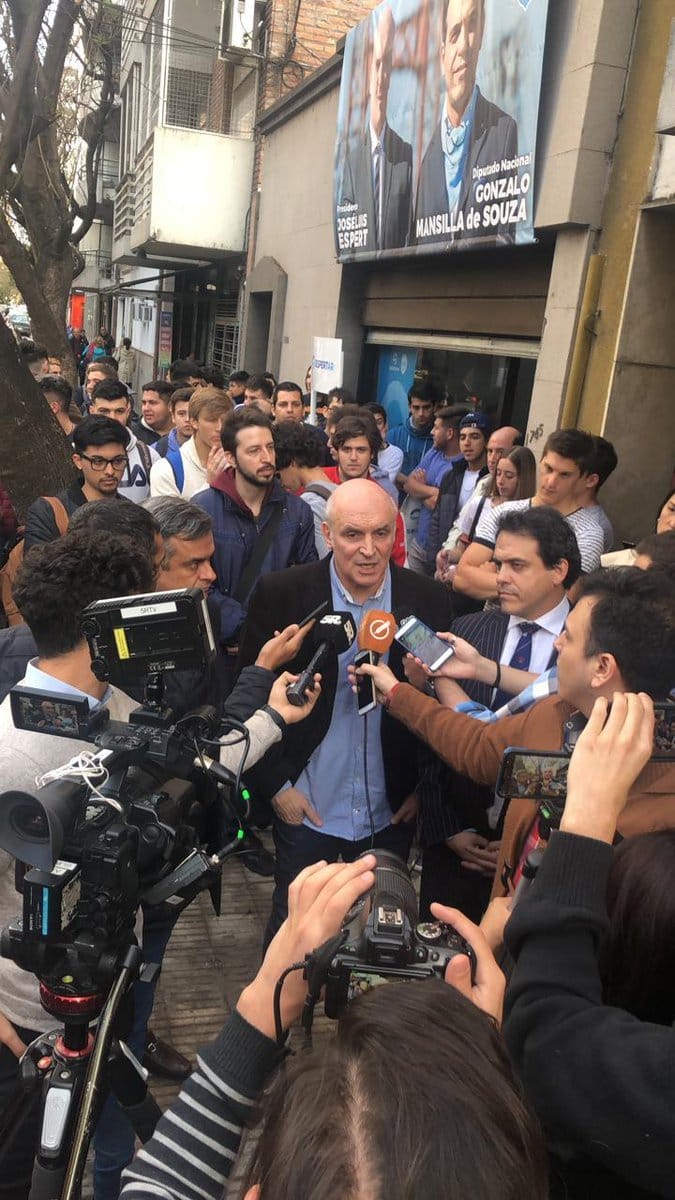 Votó José Luis Espert en Palermo: "La gente compró la grieta que se lleva el 85% de los votos"
