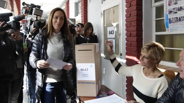 Elecciones 2015: Votó Vidal y pidió una jornada en paz